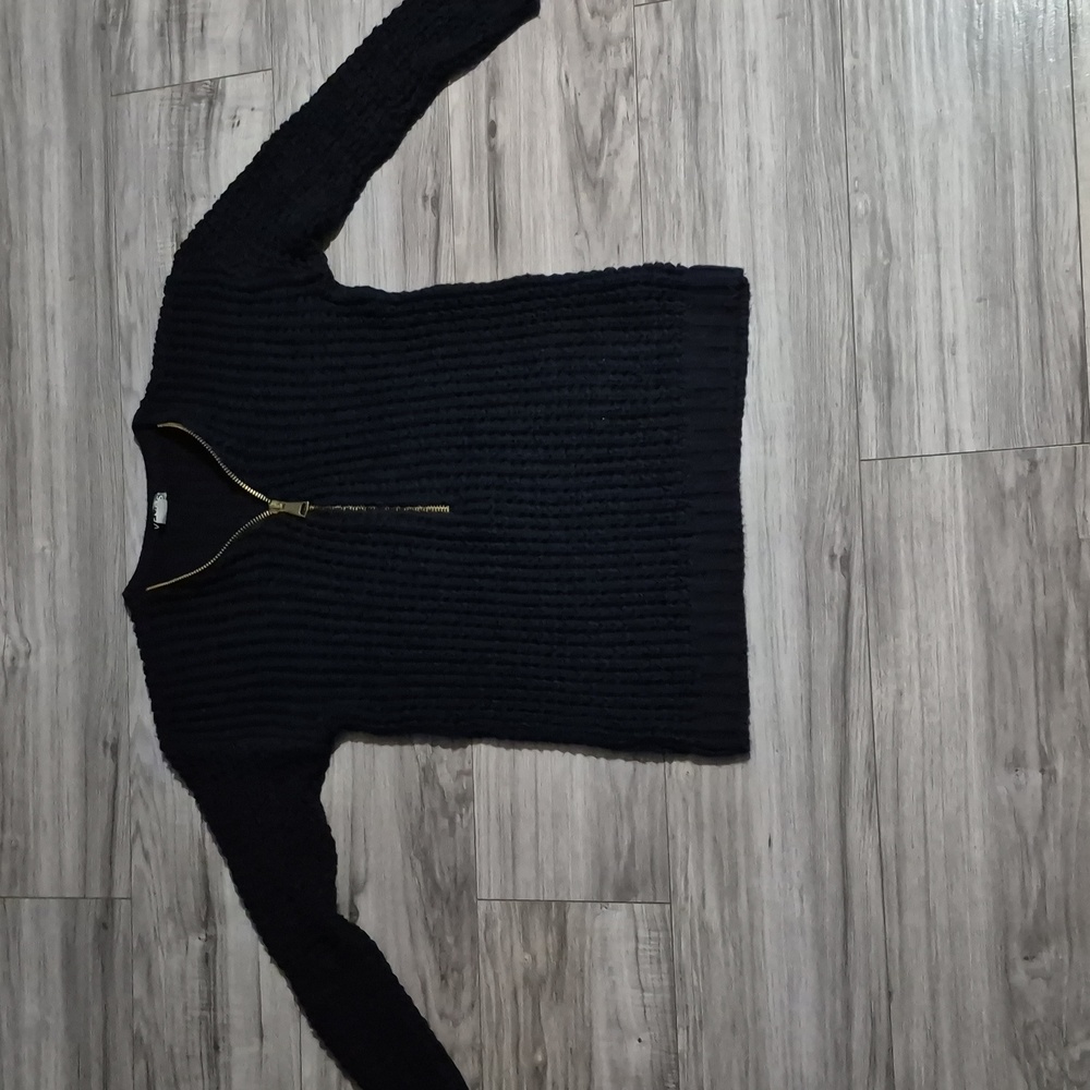 Venus Size Medium Chunky Knit 1/2 Zip